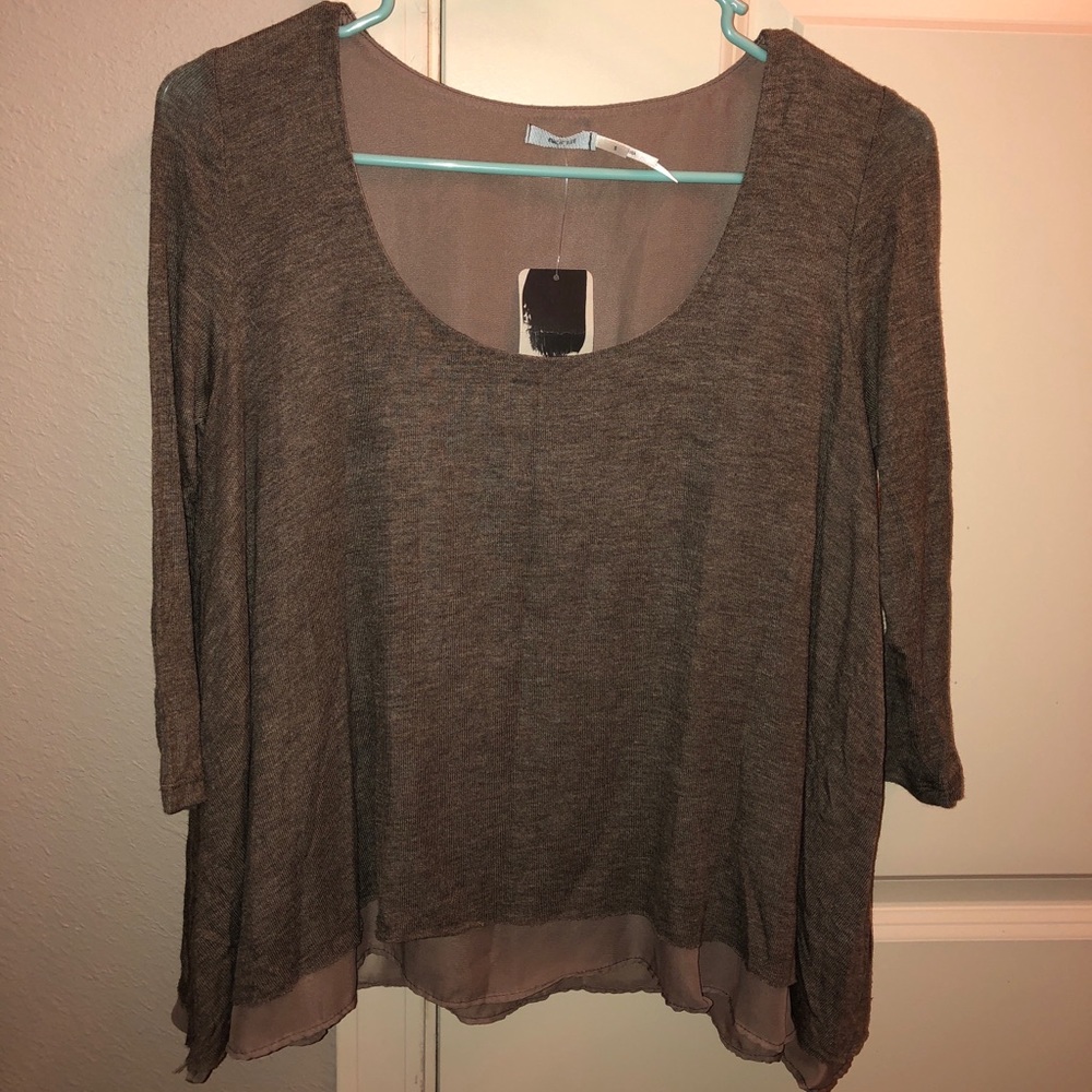 NWT Three Quarter Length Sleeve Sweater
